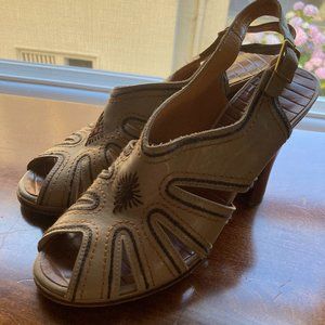 Tan Chie Mihara 8.5 (Euro 39) leather cutout sandals